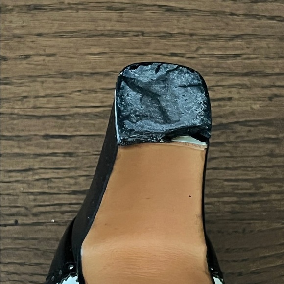Salvatore Ferragamo Black and White Spectator Heel - Picture 8 of 10